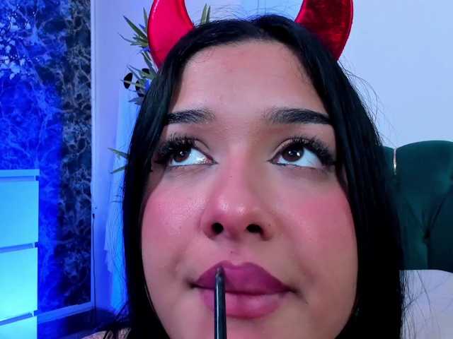 NaomiVelourX