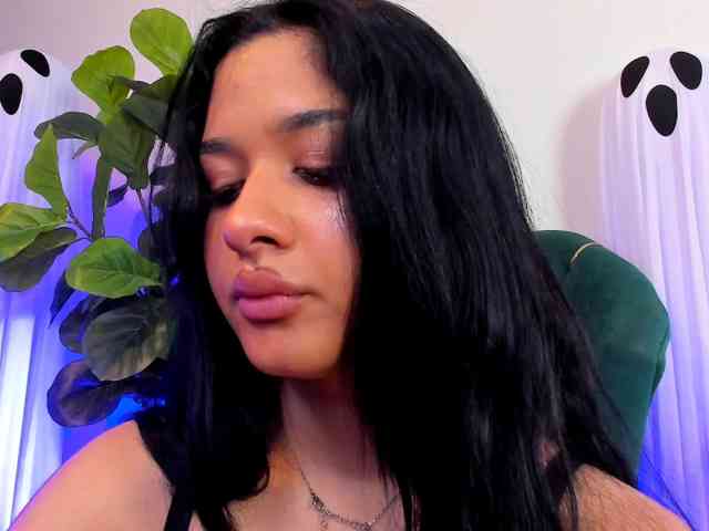 NaomiVelourX