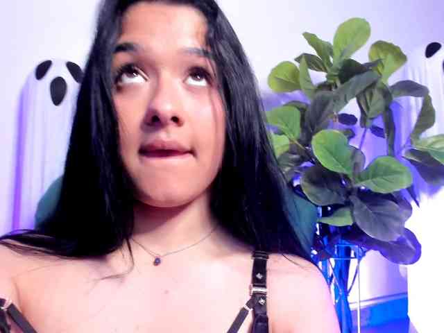 NaomiVelourX