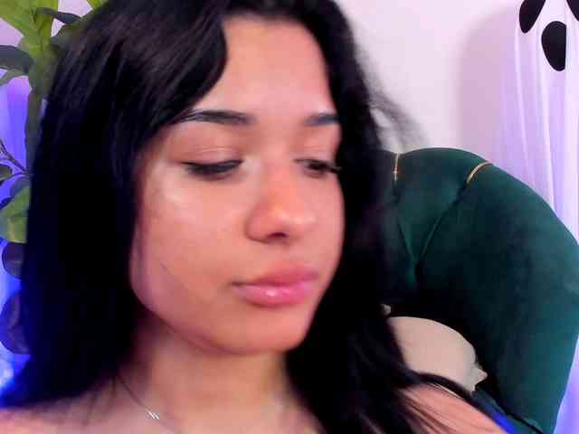 NaomiVelourX