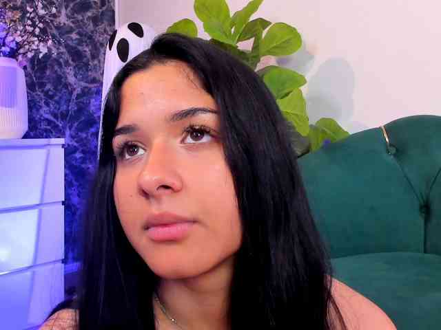 NaomiVelourX
