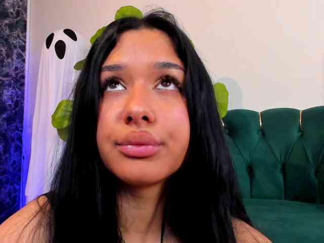 NaomiVelourX