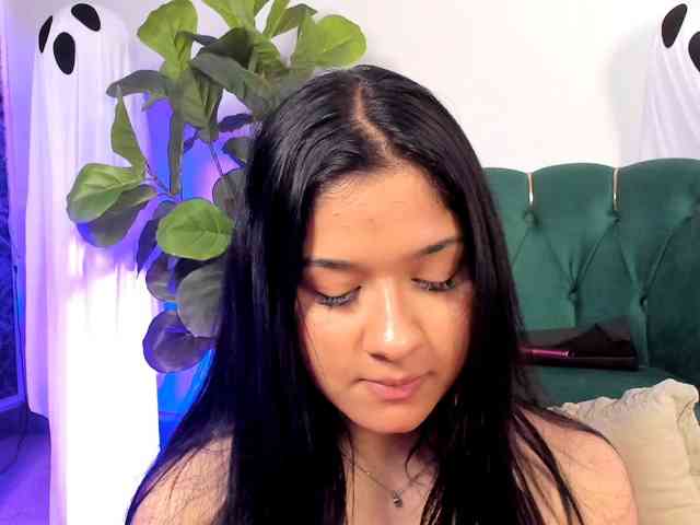 NaomiVelourX