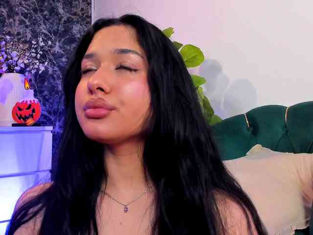 NaomiVelourX