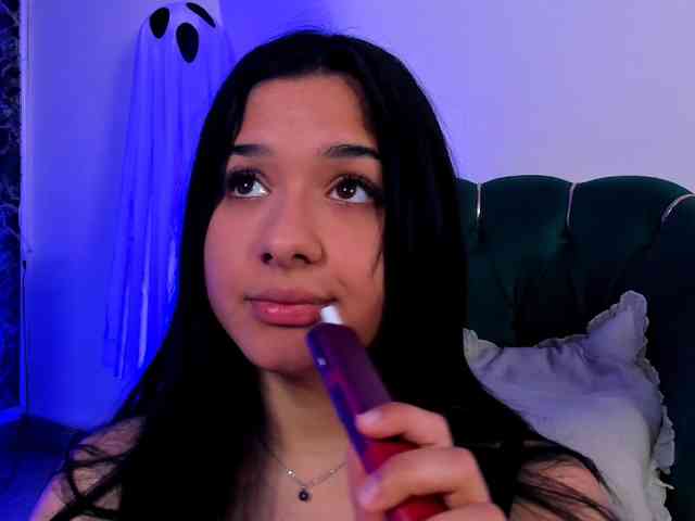 NaomiVelourX