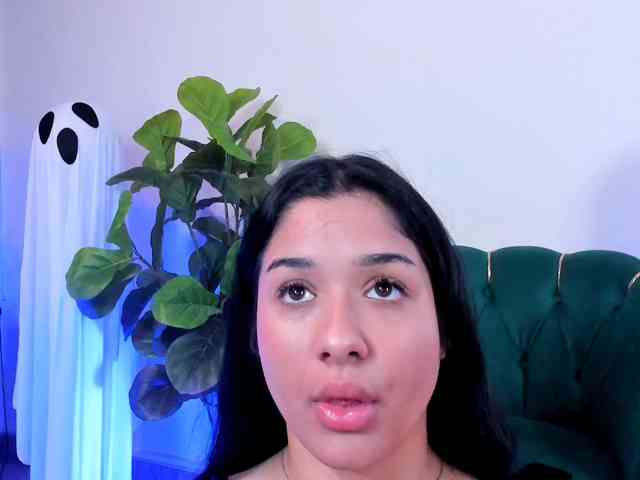 NaomiVelourX
