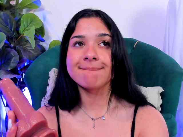 NaomiVelourX