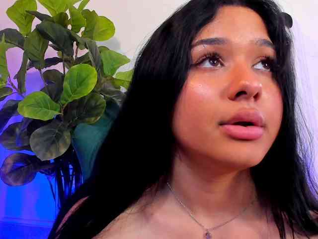 NaomiVelourX
