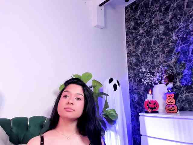 NaomiVelourX