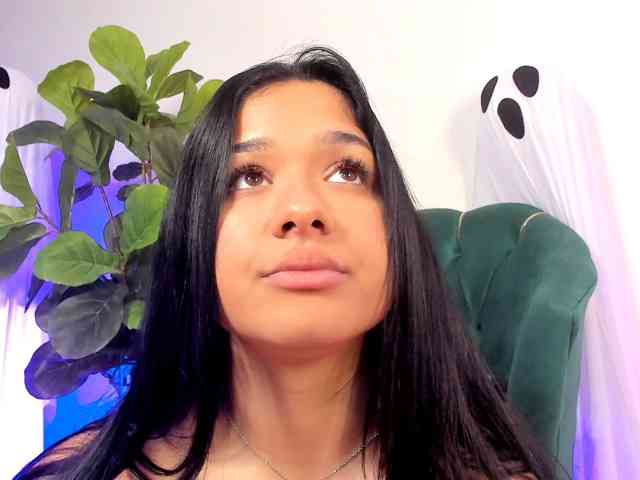 NaomiVelourX