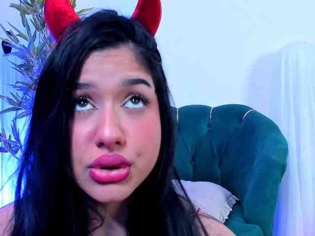 NaomiVelourX