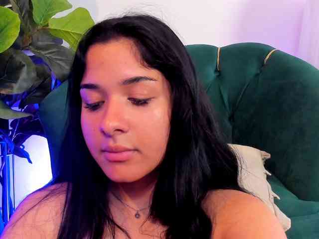 NaomiVelourX