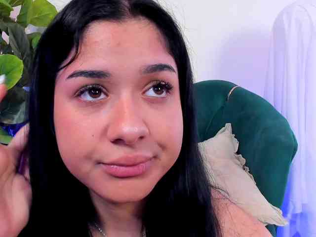 NaomiVelourX