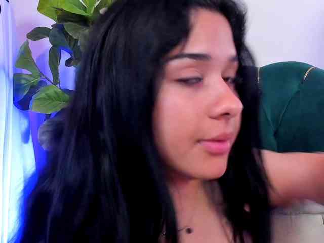 NaomiVelourX