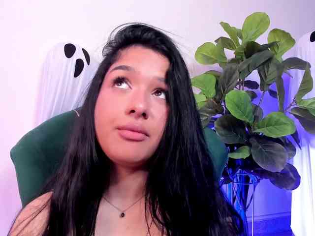 NaomiVelourX