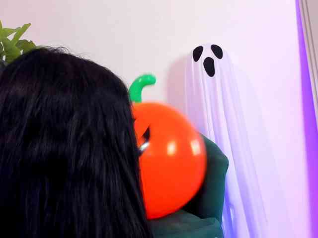 NaomiVelourX NaomiVelourX