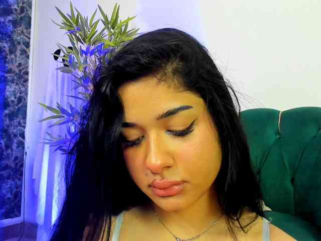 NaomiVelourX