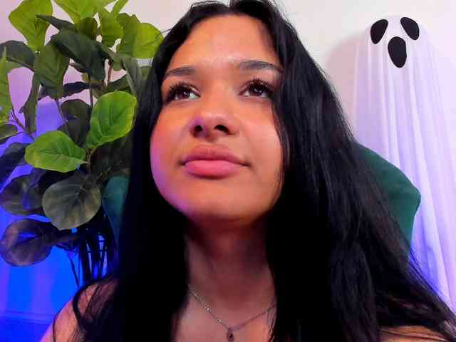 NaomiVelourX