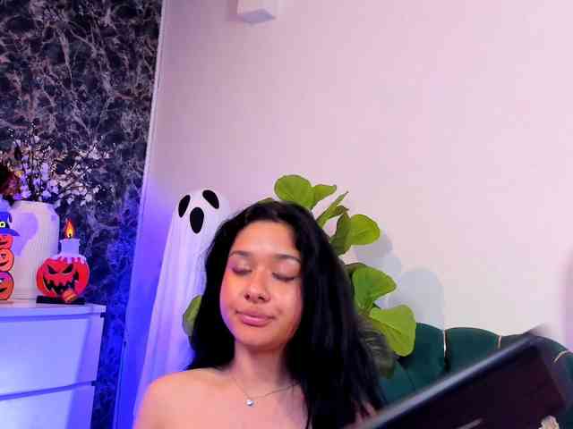 NaomiVelourX