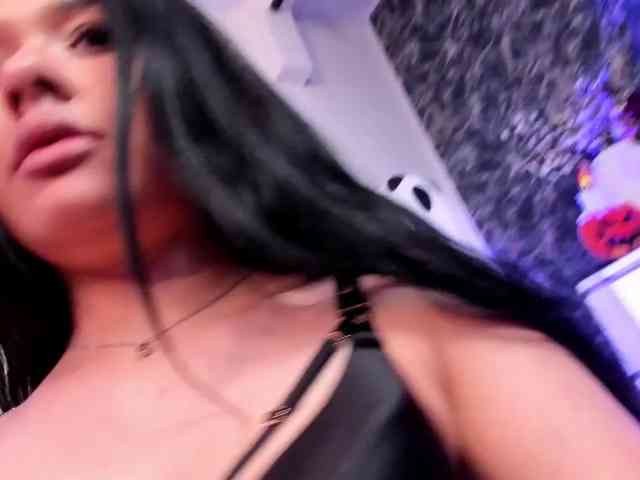 NaomiVelourX