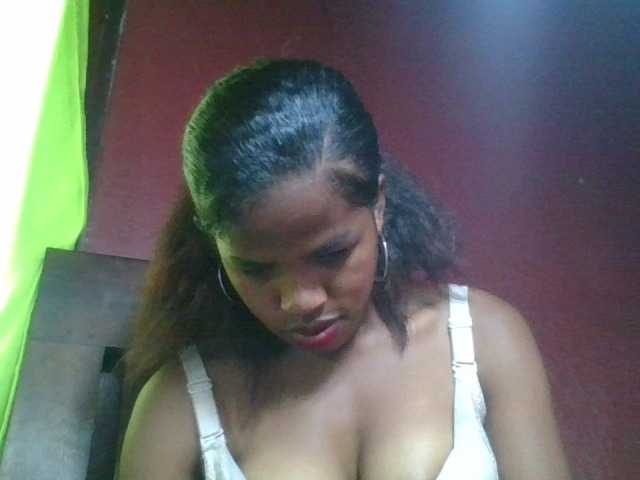 Vanah1 live cam on BongaCams