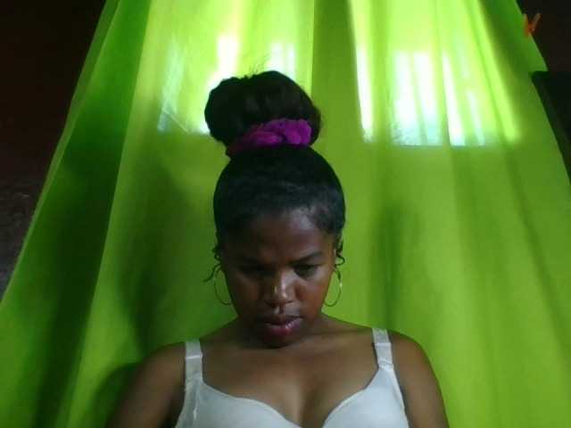 Vanah1 live cam on BongaCams
