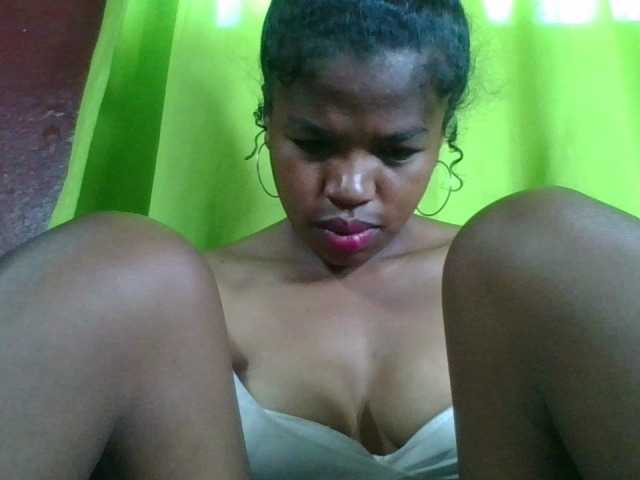 Vanah1 live cam on BongaCams