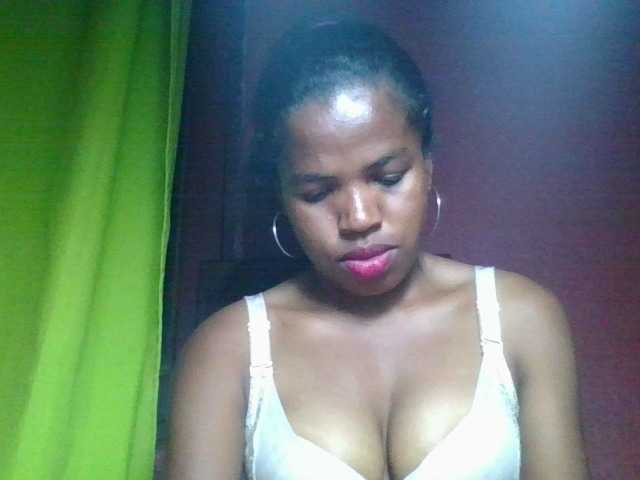 Vanah1 live cam on BongaCams