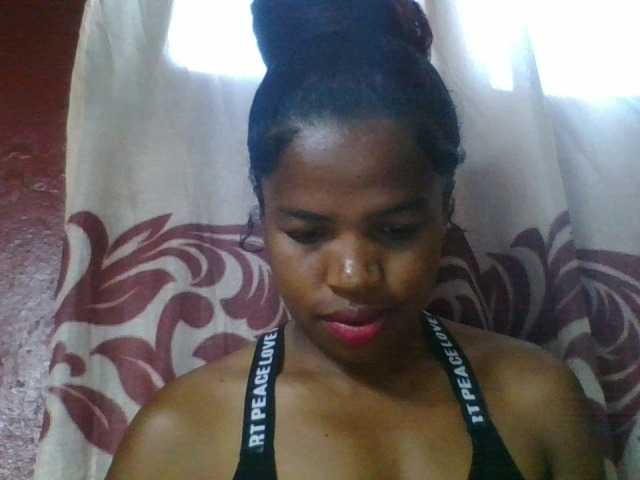 Vanah1 live cam on BongaCams