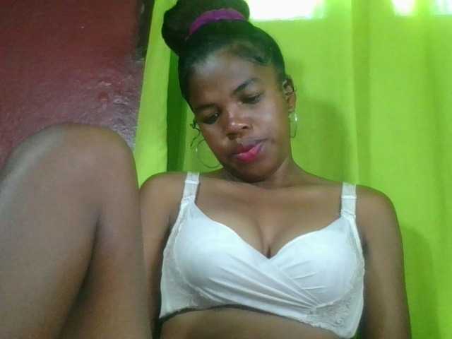 Vanah1 live cam on BongaCams