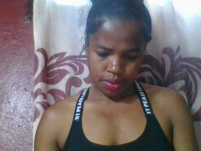 Vanah1 live cam on BongaCams