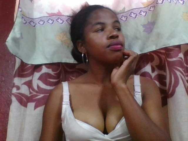 Vanah1 live cam on BongaCams