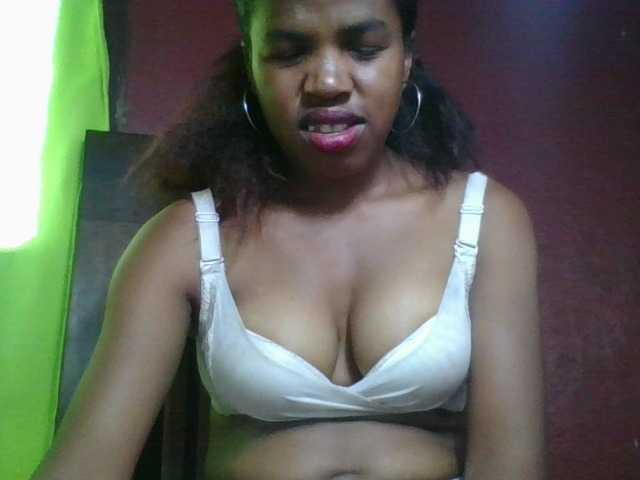 Vanah1 live cam on BongaCams