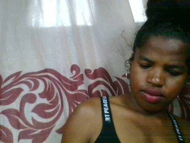 Vanah1 live cam on BongaCams