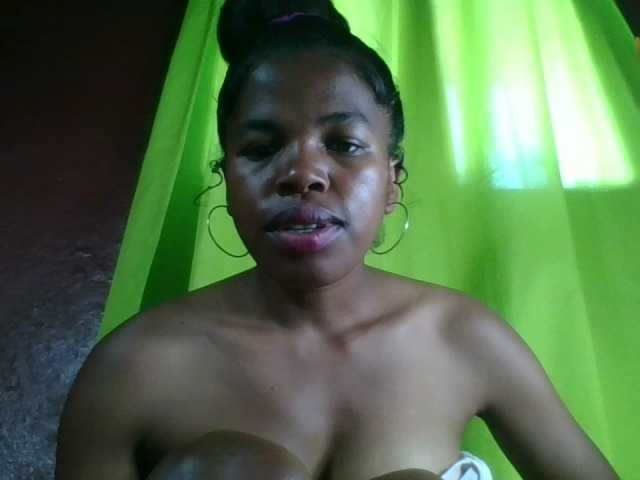 Vanah1 live cam on BongaCams