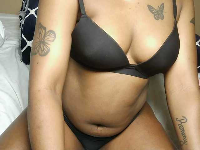 Hot-sexxy-girl live cam on BongaCams