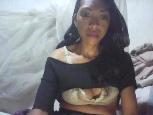 Liantsoa101 live cam on BongaCams