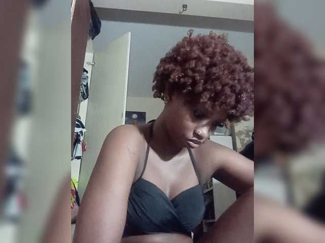 Lovergirll live cam on BongaCams