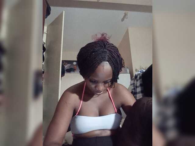 Lovergirll live cam on BongaCams