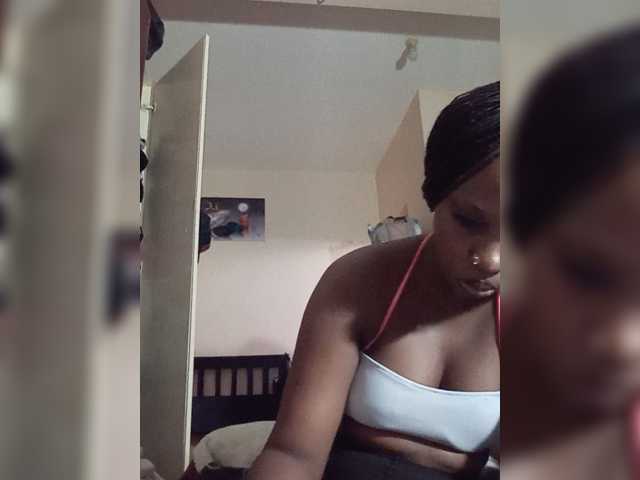 Lovergirll live cam on BongaCams