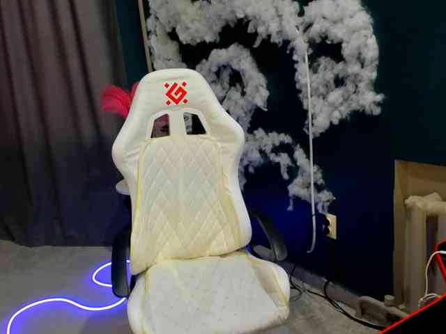 EmeliGlowr