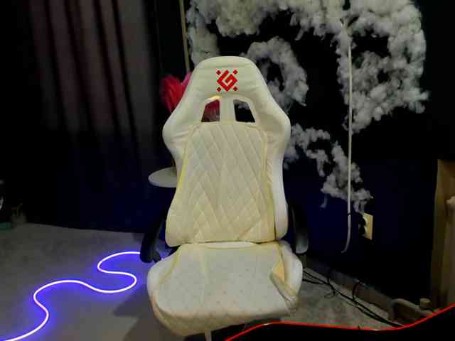 EmeliGlowr