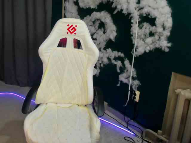 EmeliGlowr