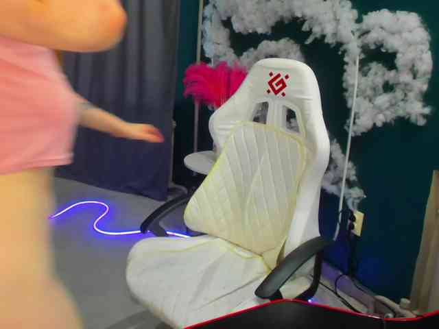 EmeliGlowr