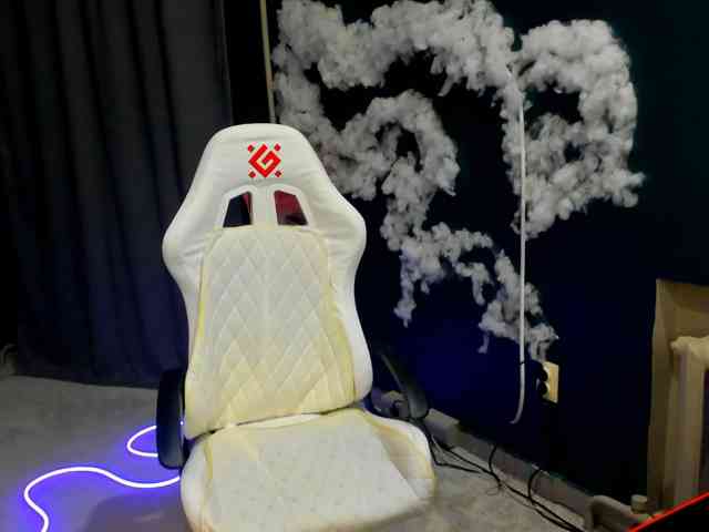 EmeliGlowr