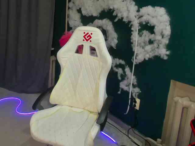 EmeliGlowr