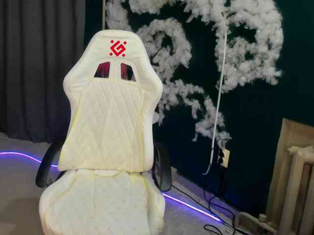 EmeliGlowr