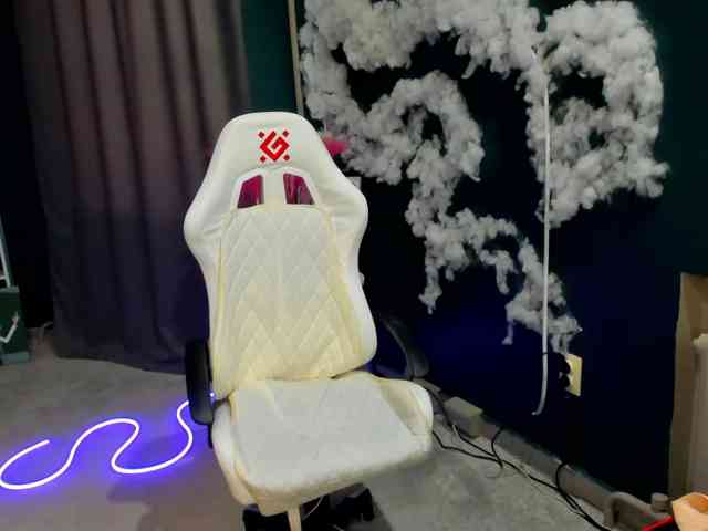 EmeliGlowr