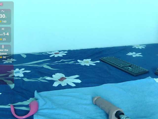 Giuliafoxx live cam on BongaCams