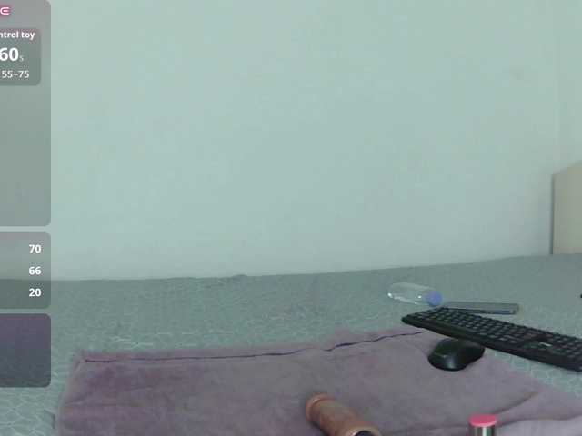 Giuliafoxx live cam on BongaCams